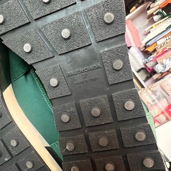 Balenciaga suede sneakers, shades of green, size 37 - Picture 9 of 9